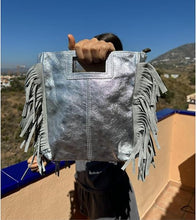 Charger l'image dans la galerie, Sac Alba Gris Argent Irisé - Élégance Lumineuse pour la Femme Moderne