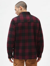 Charger l'image dans la galerie, Chemise Homme Dickies Sacramento Doublée Sherpa - Confort et Style en Noir et Bordeaux