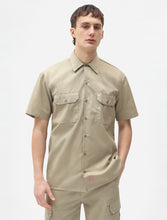 Charger l'image dans la galerie, Chemise Homme Dickies Work Shirt Beige à Manches Courtes - Confort et Style Quotidien