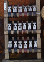 Charger l'image dans la galerie, Bracelet Unisexe en Cuir Plat Punto Ar 37 - Noir, Brun, Rouge - Élégance et Originalité