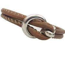 Charger l'image dans la galerie, Bracelet Homme Cuir Rond Surpiqué-Cascais - Élégance et Robustesse au Quotidien