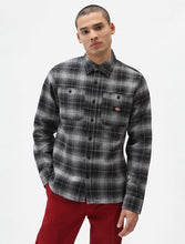 Charger l'image dans la galerie, Chemise Manches Longues Dickies Evansville Black - Style Carreaux Classique