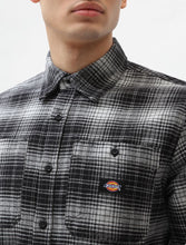 Charger l'image dans la galerie, Chemise Manches Longues Dickies Evansville Black - Style Carreaux Classique