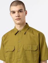 Charger l'image dans la galerie, Chemise Homme Dickies Work Shirt Kaki Clair à Manches Courtes - Style Décontracté et Pratique
