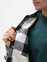 Charger l'image dans la galerie, Chemise Homme Dickies Sacramento Doublée Sherpa - Noir et Blanc, Confort et Style