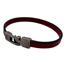 Charger l'image dans la galerie, Bracelet Unisexe en Cuir Plat Punto Ar 21 - Élégance et Originalité en Noir, Brun et Rouge