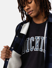Charger l&#39;image dans la galerie, Chemise Homme Dickies Sacramento Doublée Sherpa - Confort et Style en Noir et Bleu
