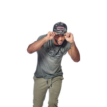 Charger l&#39;image dans la galerie, Tee Shirt Homme Von Dutch Col V Manches Courtes Wolf/K-Kaki
