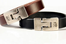 Charger l&#39;image dans la galerie, Bracelet Homme Cuir Plat Punto Ar 20 - Élégance Masculine en Noir et Brun
