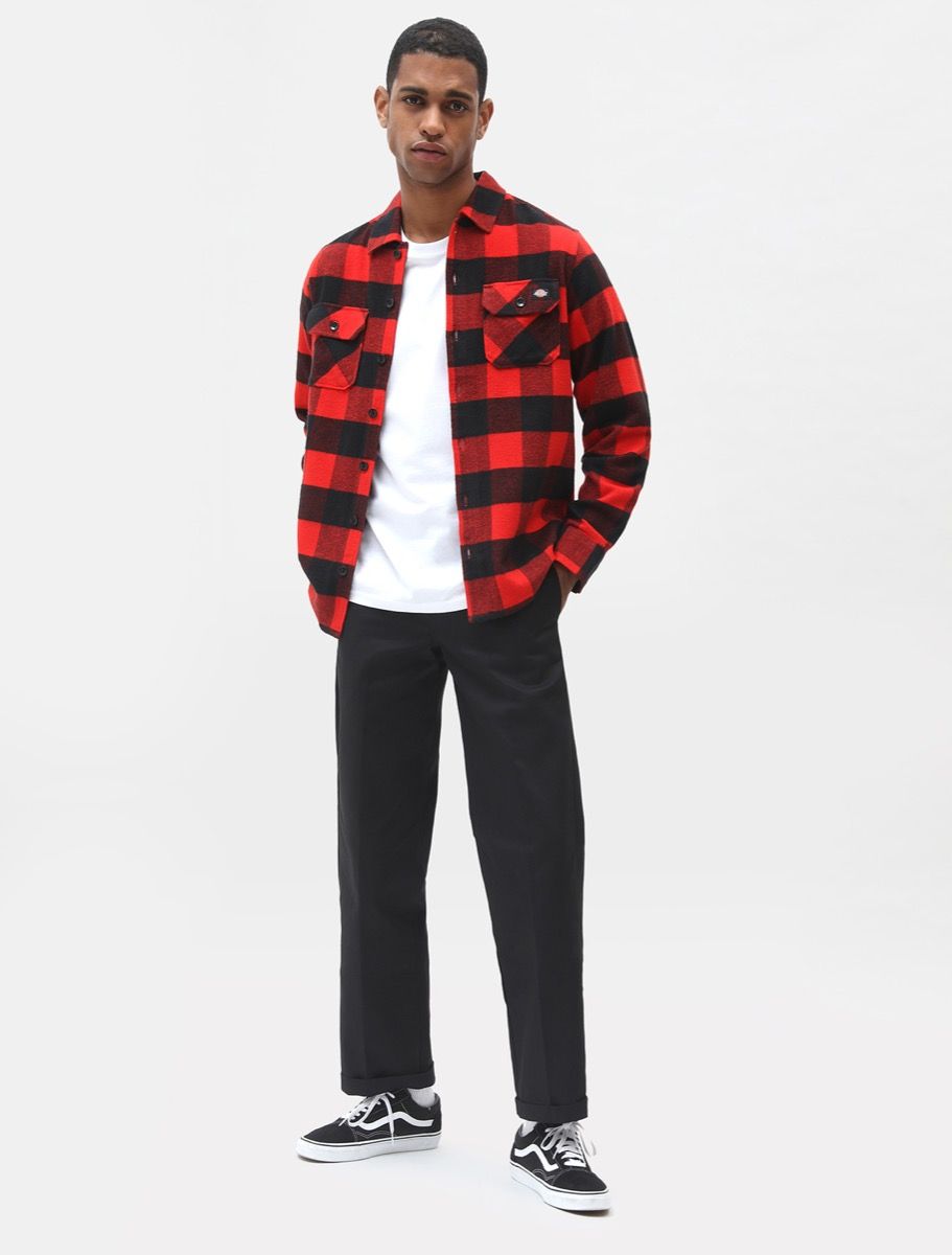 Chemise Homme Dickies Sacramento Rouge - Élégance Classique et Confort au Quotidien